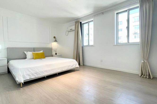 105SQM one bedroom elevator apt +dryer+oven @ Zhongshan Park