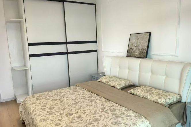 Dapuqiao station spacious 3br2bt good compound with 16k