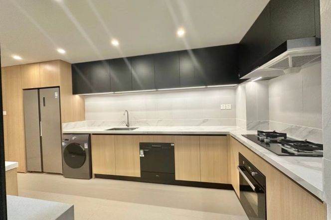 Modern 3brs with floor heating anf balcony in Lujiazui