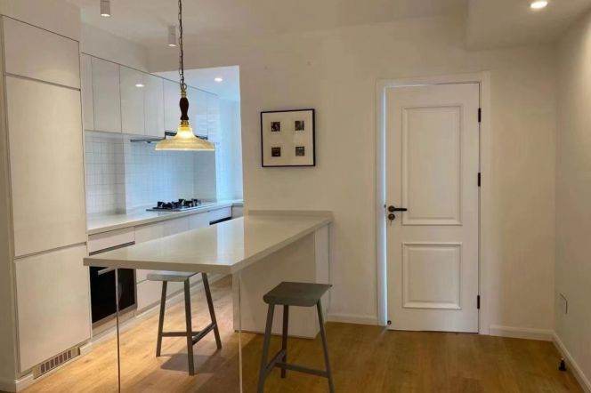 Open balcony one bedroom apt+heating+central AC+dishwasher+Oven@Wuding Rd