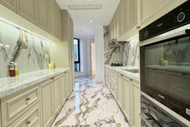 Modern decoration 3brs plus 1study room  with floor heating in downtown 