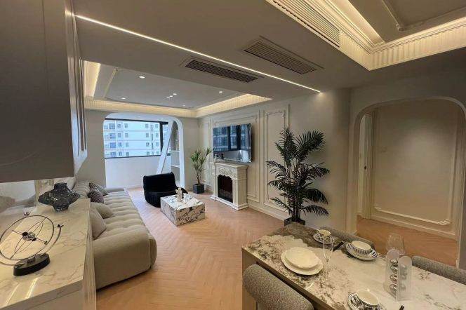 Designer French-Style 3BR with Floor Heating — 20,800 RMB