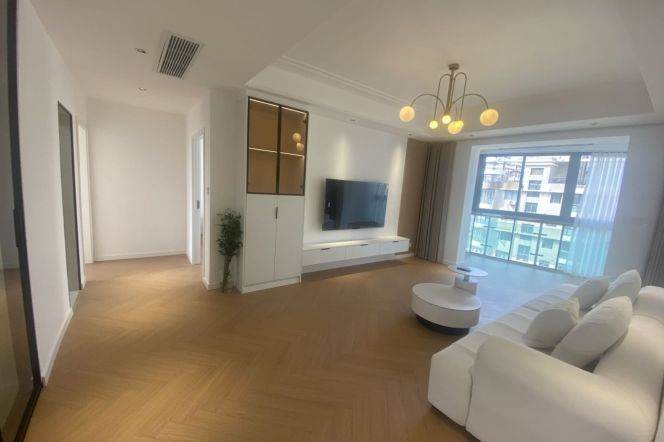 14.5k Cozy 2Br with floor heating Nr Yishan Rd.line3/4/9