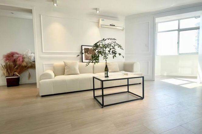 105SQM one bedroom elevator apt +dryer+oven @ Zhongshan Park
