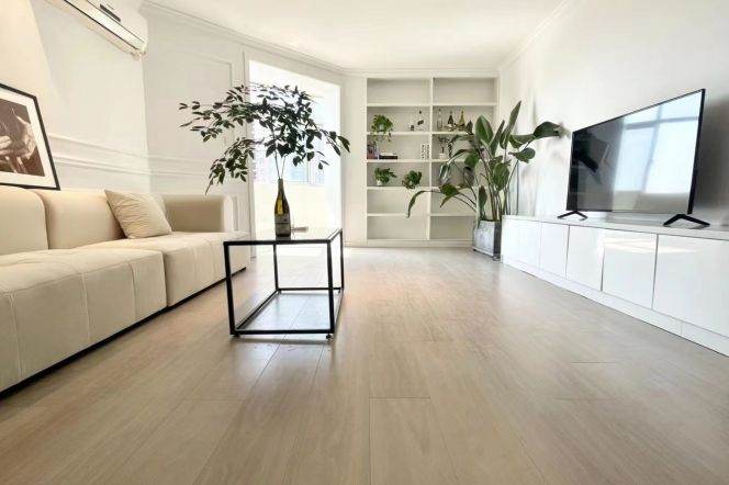 105SQM one bedroom elevator apt +dryer+oven @ Zhongshan Park