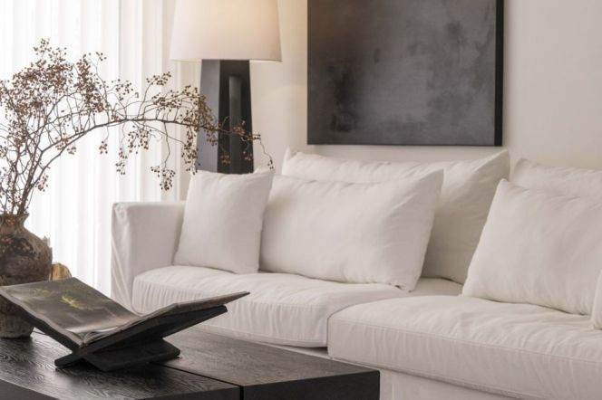 west Nanjing rd Taikoo hui 3-Bedroom Apartment with Outdoor Balcony 