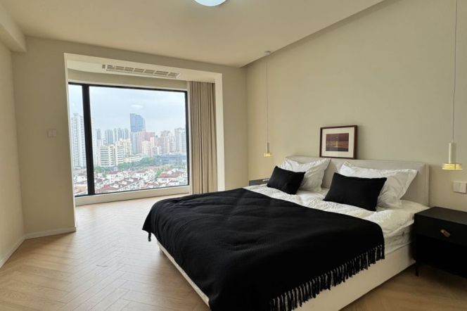 Suzhou Creek | Simple & Beautiful 2BR + Open Balcony | Hanzhong rd metro | River view