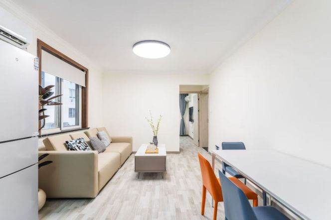 Convenient 2BR Perfect for Students — 11,500 RMB
