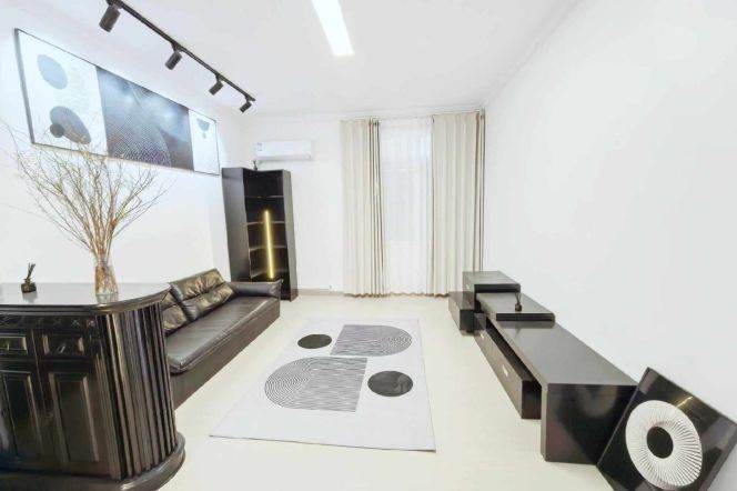 Valuable Jianguo Mansion 2BR with Balcony Only 12.5K  