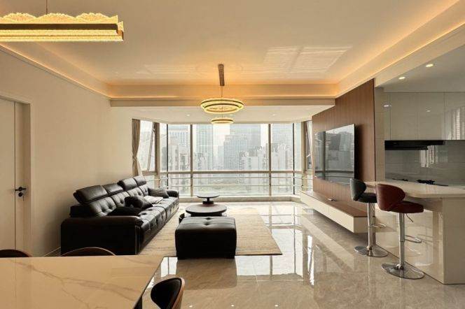 3 Brs, 2 Baths, Floor heating/Central ac/Oven/Dish washer, 190 sqm @ Century Park L2