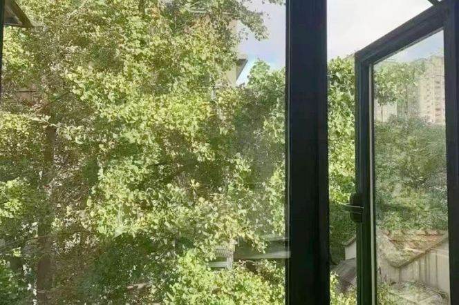 Valuable Shaanxi/Jianguo Rd 1BR with Balcony/Oven 10.8K 