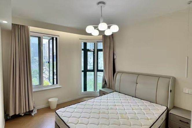 Bright 2br near Wuning Rd