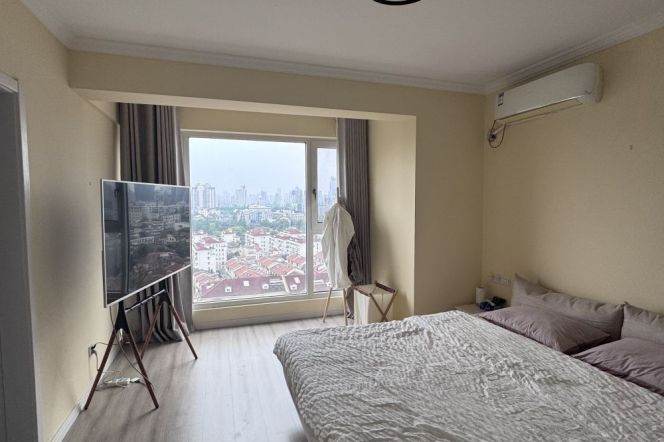 [Short-term] Beautiful 2 bedroom close to IAPM, available for 2-3 months from end of June