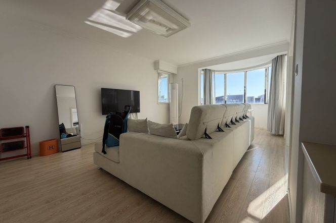 2 Brs, 2 Baths, Floor heating/Dryer, 120 sqm @ Hongbaoshi metro L10
