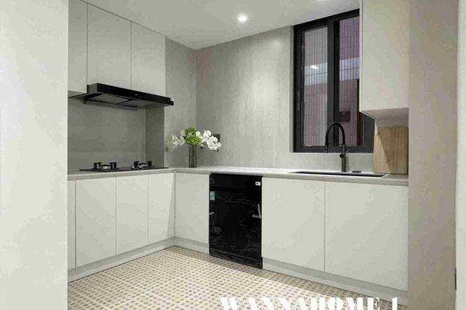 Spacious&Modern&Bright 3Bdrs 2Baths Apt+Large Balcony+L2/3/4 Zhong Shan Park+Nice View