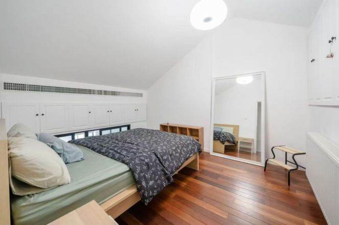 High ceiling 1+1Br/1Lr/1Bt apt nr South shanxi rd,M1/10/12