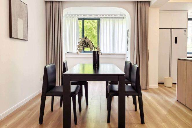 Modern decoration 4brs with floor heating and balcony  beside Century Park