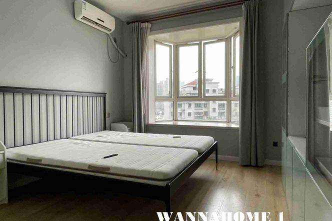 Open Balconies+Spacious 3bdrs 2Baths Apt/Great Compound+Suzhou Creek View+L13 Jiang Ning Rd