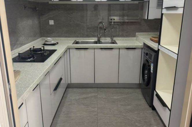Modern 3brs with floor heating and balcony  beside famous IAPM shopping mall 