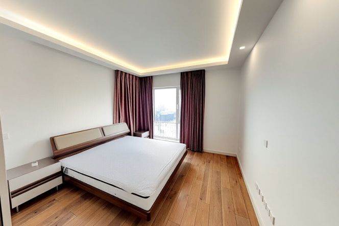3 Brs, 2 Baths, Open Balcony/Central ac/Bathtub/Dryer, 188 sqm @ Longhua metro L7&12