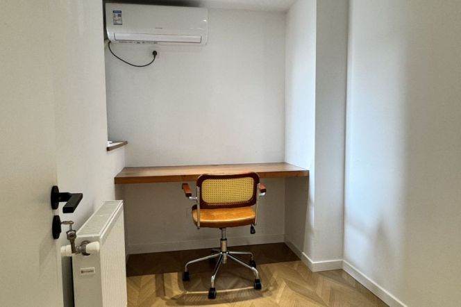 Suzhou Creek | Simple & Beautiful 2BR + Balcony | Changshou rd metro | Good view