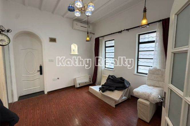 Nice 1BR APT Good lights Julu Rd Jing’an Temple 7.8k