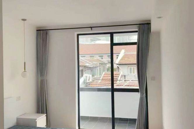 Valuable Shaanxi/Jianguo Rd 1BR with Balcony/Oven 10.8K 