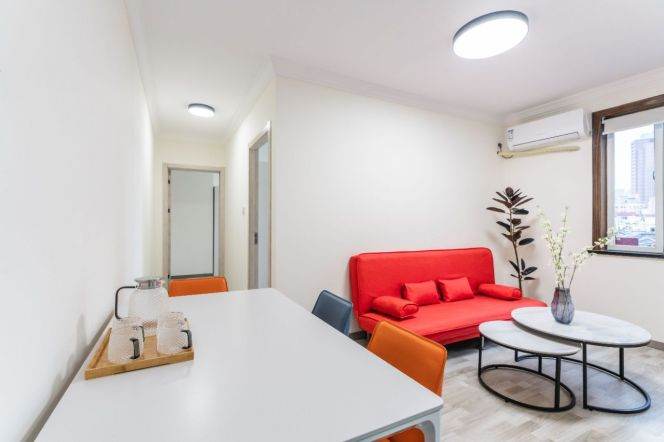 Convenient 2BR Perfect for Students — 11,000 RMB