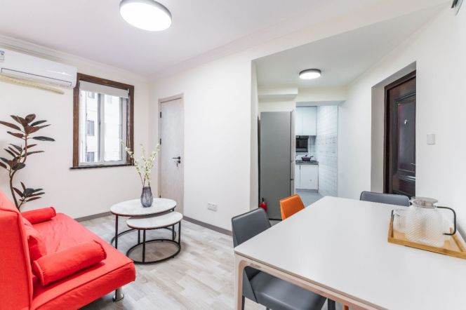 Convenient 2BR Perfect for Students — 11,000 RMB