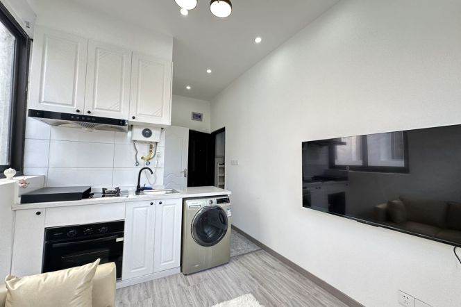 Bright 1Br/1Lr/1Bt apt nr Jingan temple,M2/7/12/13