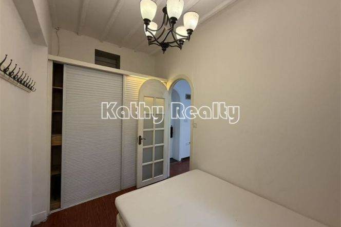 Nice 1BR APT Good lights Julu Rd Jing’an Temple 7.8k