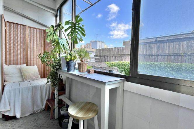 Cozy 1-Bedroom with Balcony | Classic Old Shanghai Style