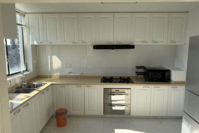 2 Brs, 2 Baths, Floor heating/Dryer, 120 sqm @ Hongbaoshi metro L10