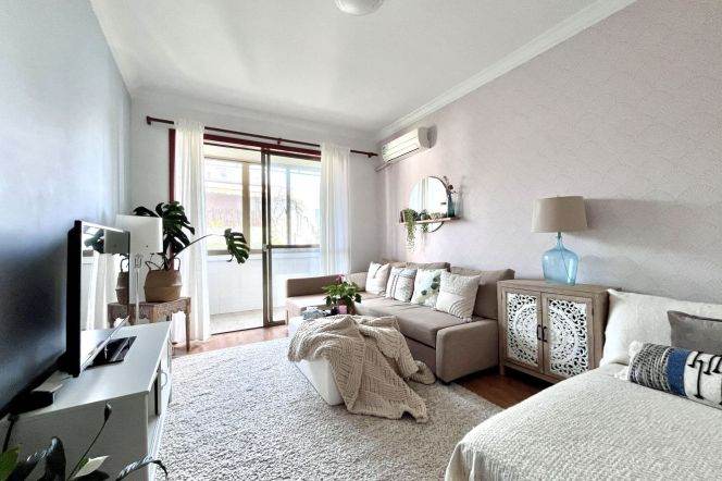 Cozy 1-Bedroom with Balcony | Classic Old Shanghai Style