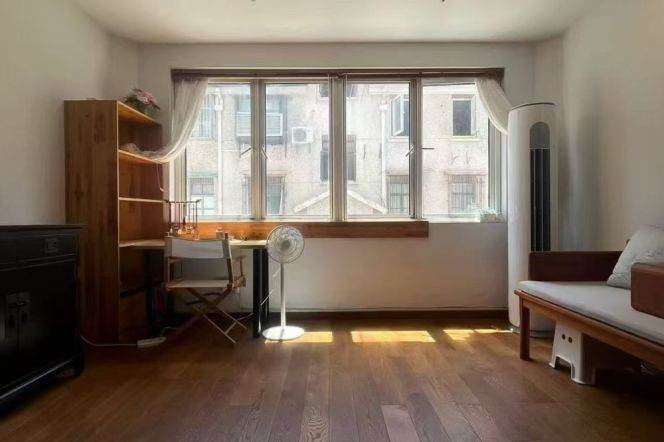 west nanjing road CBD- prime location- 1+1 br - comfortable living 