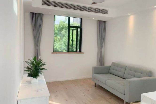 Valuable Shaanxi/Jianguo Rd 1BR with Balcony/Oven 10.8K 