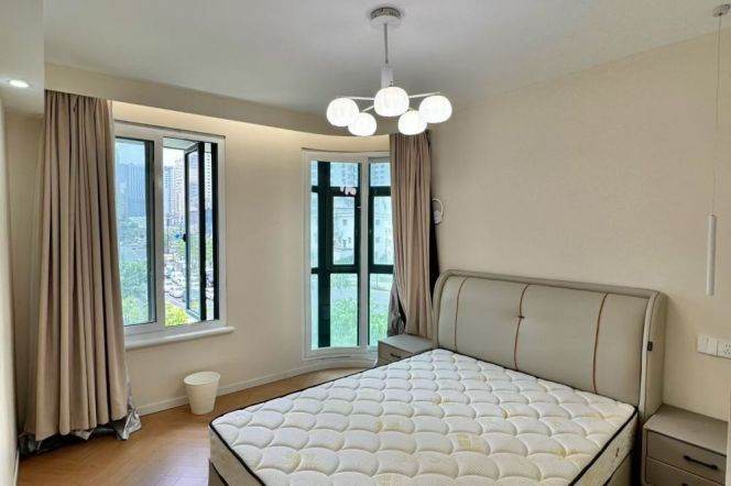 2 Brs, 1 Living room, Floor heating/Central ac/Dish washer, 110 sqm @ Wuning metro L13