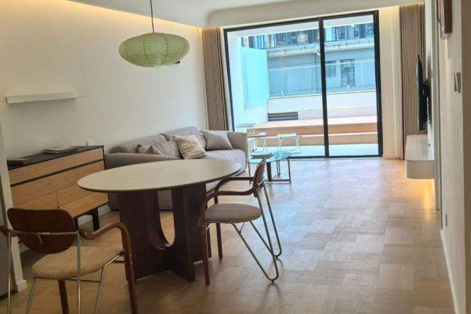Huge Private Terrace 2Beds 2Bts Heating AC@Jing’An/Changping Road