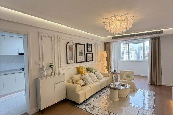 Spacious 2-Bedroom Bright Apartment | Great Transport & Facilities