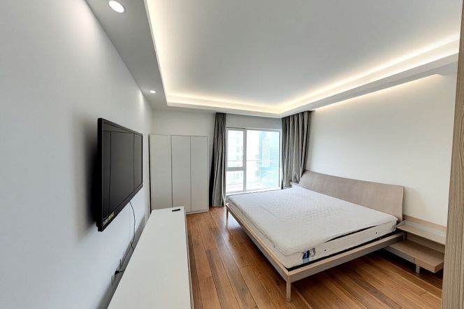 3 Brs, 2 Baths, Open Balcony/Central ac/Bathtub/Dryer, 188 sqm @ Longhua metro L7&12