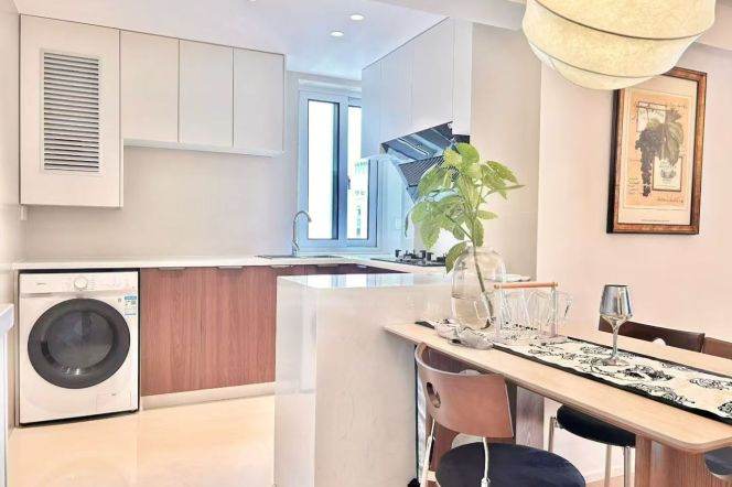 Cozy 2bedrooms elevator apt+floor heating+central AC@ Changshou Rd