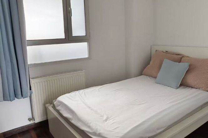 Good deal 2BR Wall heating Lift Yueyang rd 8.8k