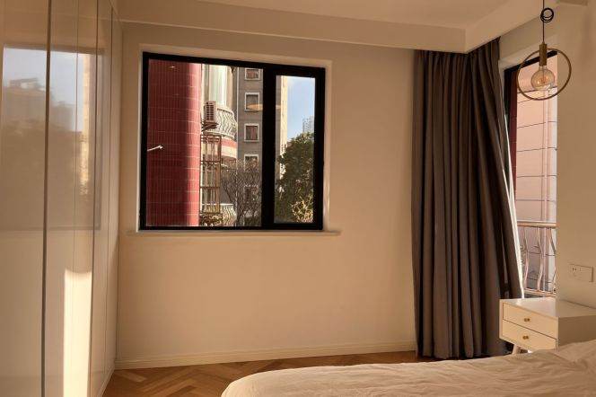 Impressive 3br-2bathr + balcony | Jiangsu rd L2/11 | Good sunshine
