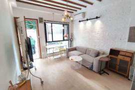 Cute Yard High ceiling 1BR Oven Jiangsu Rd 7.3k