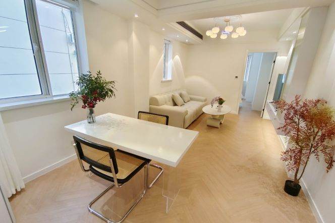 Cozy one bedroom elevator Apt+central AC near West Yan'an Rd