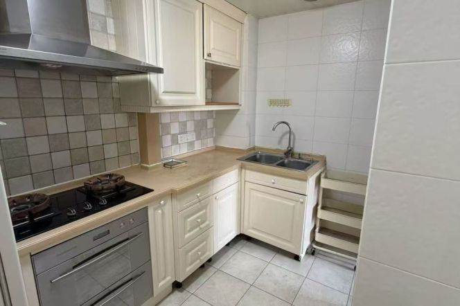 Changping rd elevator 1BR apartment