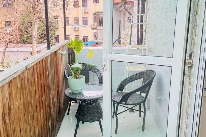 Hengshan Rd. line 1 comfy 2BR w. Outdoor balcony&Terrace 