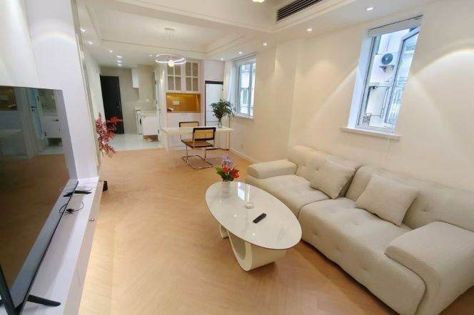 zhongshan park elevator 1BR/big living room@L3/4