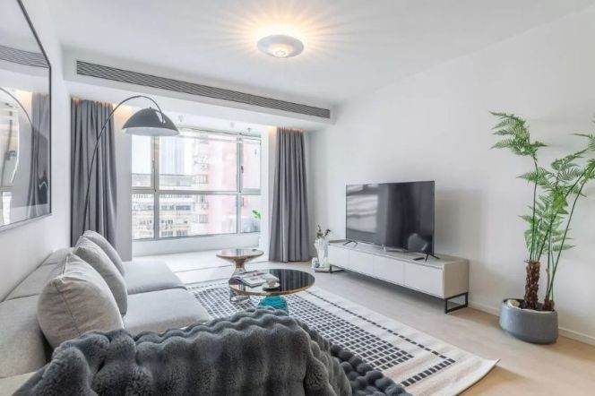 Bright 3Br w. Heating&C/A @Jiangsu Rd Station