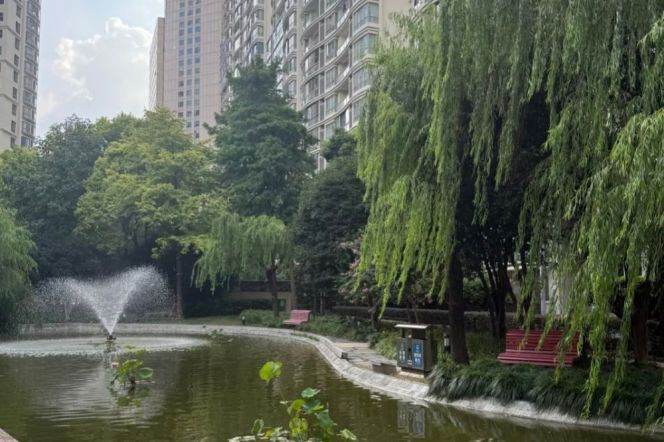 brand new big 3brs floor heating modern furniture in Xujiahui line 1,9,11 Church ,park 